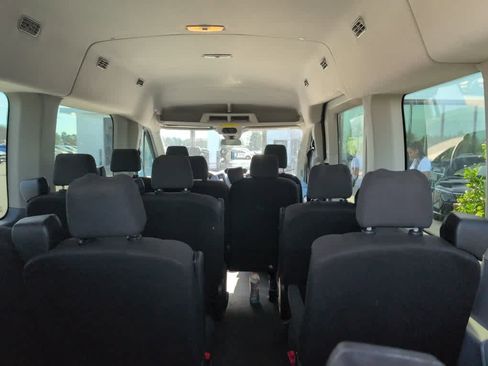 Used 2018 Ford Transit 350 XLT image 5