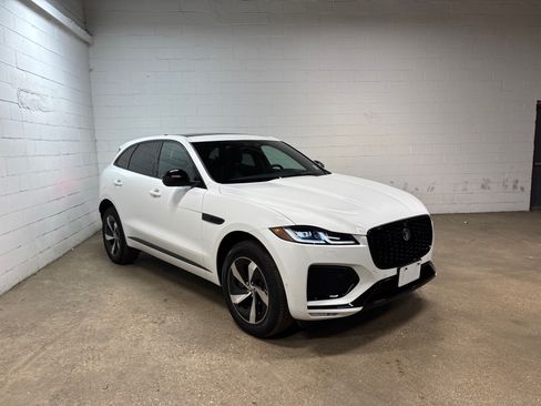 Used 2026 Jaguar F-PACE R-Dynamic S AWD/4WD image 4