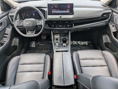 Used 2026 Nissan Rogue SL FWD image 17