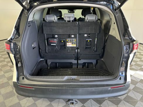 Used 2021 Toyota Sienna XLE image 31