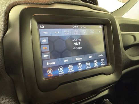 Used 2018 Jeep Renegade Trailhawk w/ Cold Weather Group II image 19