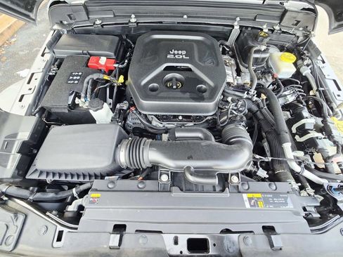 Used 2021 Jeep Wrangler Unlimited Sahara w/ Cold Weather Group image 18