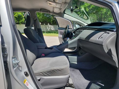 Used 2011 Toyota Prius Three image 30