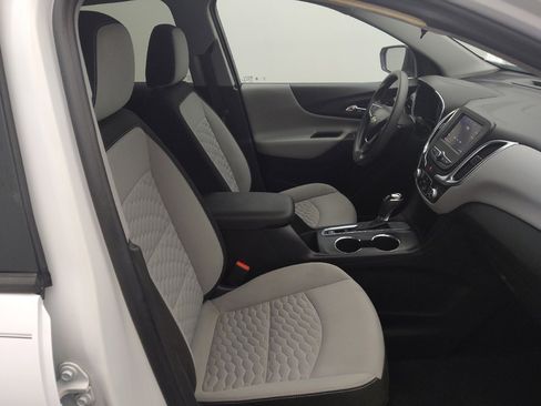 Used 2020 Chevrolet Equinox LS w/ LS Convenience Package FWD image 21