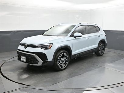 New 2025 Volkswagen Taos SE