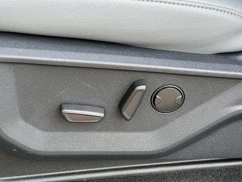 New 2025 Ford F150 Lightning Flash AWD/4WD image 15