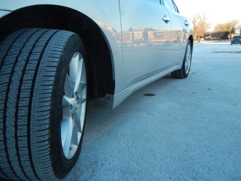 Used 2011 Nissan Maxima 3.5 SV w/ Premium Pkg image 16