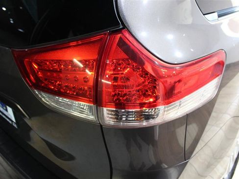 Used 2014 Toyota Sienna XLE AWD/4WD image 11