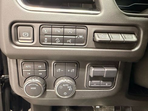 Used 2024 Chevrolet Tahoe Premier w/ Advanced Technology Package image 31