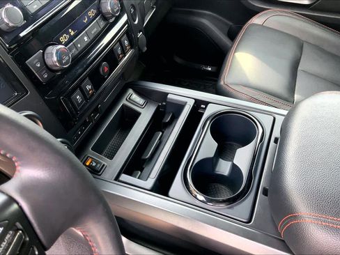 Used 2022 Nissan Titan PRO-4X w/ Pro-4x Convenience Package image 17