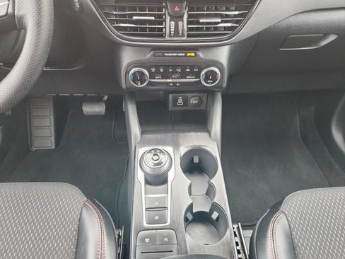 Certified 2025 Ford Escape ST-Line AWD/4WD image 11