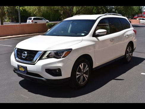 Used 2017 Nissan Pathfinder SL FWD image 3