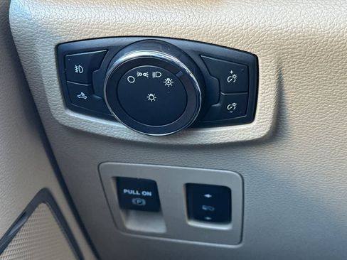 Used 2019 Ford F150 Lariat image 32