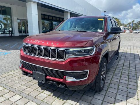 Used 2024 Jeep Wagoneer 4WD w/ Premium Group I image 2