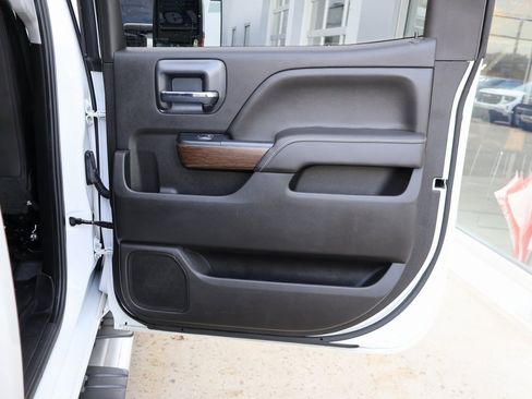 Used 2018 GMC Sierra 2500 Denali w/ Suspension Package, Off-Road image 37