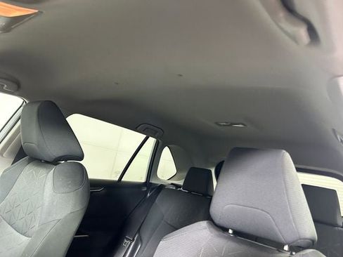 Used 2021 Toyota RAV4 XLE AWD/4WD image 13