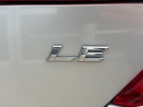 Used 2014 Toyota Camry LE FWD image 40