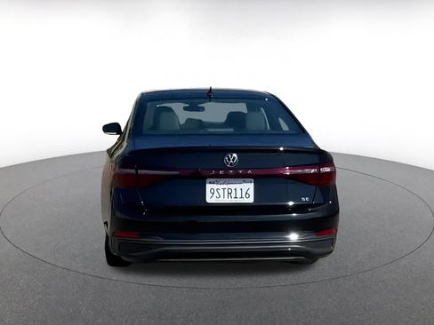 Used 2025 Volkswagen Jetta SE image 10