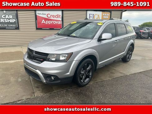 Used 2019 Dodge Journey Crossroad FWD image 1