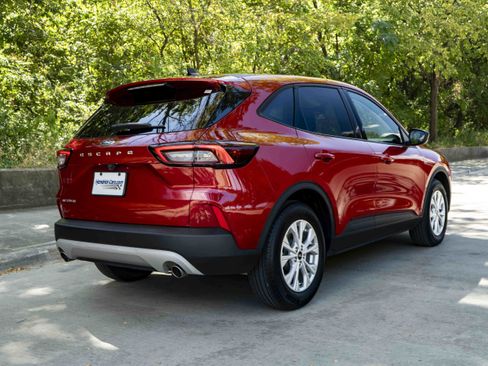 Used 2025 Ford Escape Active FWD image 9