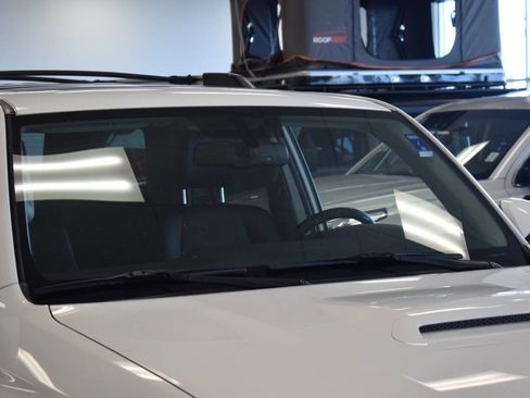 Used 2018 Toyota 4Runner TRD Off-Road Premium image 18