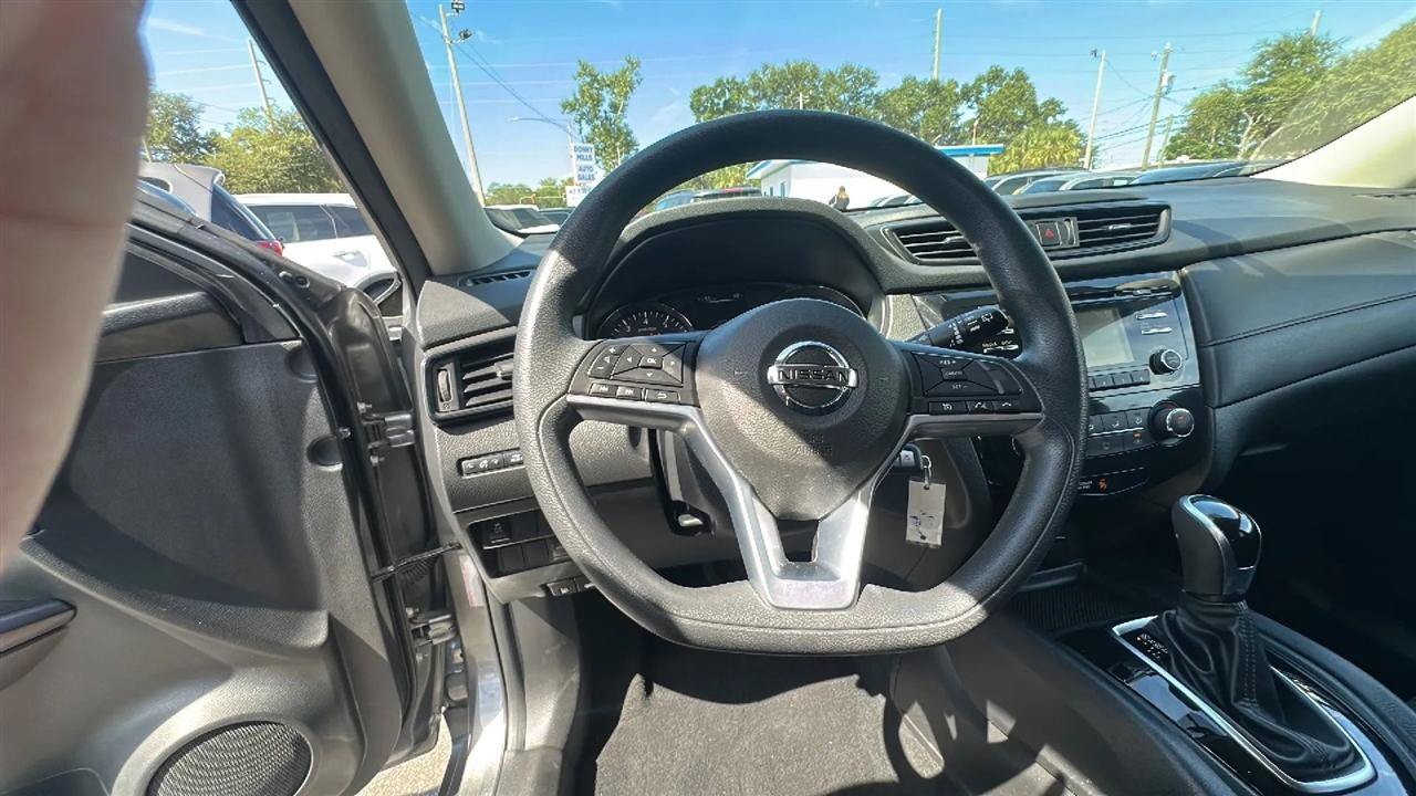 Used 2017 Nissan Rogue S FWD image 38