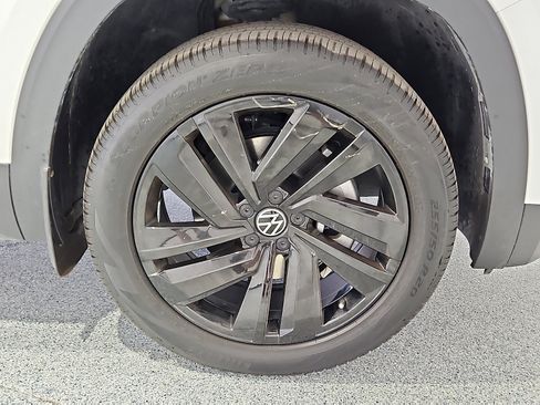 Certified 2023 Volkswagen Atlas SE AWD/4WD image 5