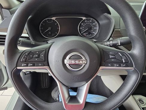 Used 2023 Nissan Altima 2.5 SV AWD/4WD image 28