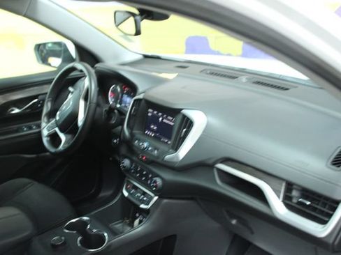 Used 2024 GMC Terrain SLE FWD image 10
