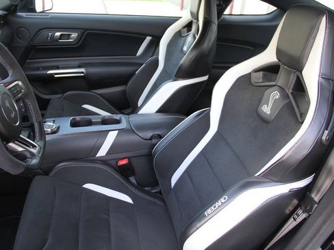 Used 2021 Ford Mustang Shelby GT500 w/ Carbon Fiber Track Pack RWD image 20