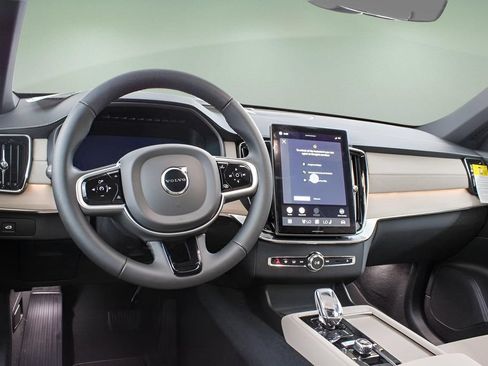 Certified 2026 Volvo XC90 B6 Plus w/ Protection Package Premier AWD/4WD image 2