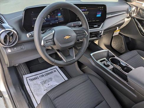 New 2026 Chevrolet Equinox LT image 3