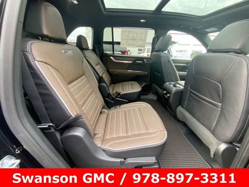 New 2026 GMC Acadia Denali Ultimate w/ LPO, Floor Liner Package AWD/4WD image 27