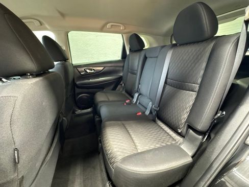 Used 2018 Nissan Rogue SV AWD/4WD image 22