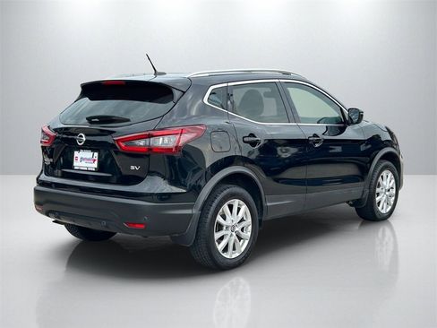 Used 2020 Nissan Rogue Sport SV image 5