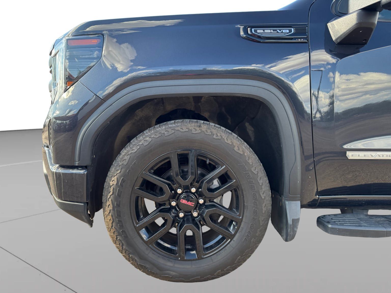 Used 2022 GMC Sierra 1500 Elevation w/ Max Trailering Package AWD/4WD image 9