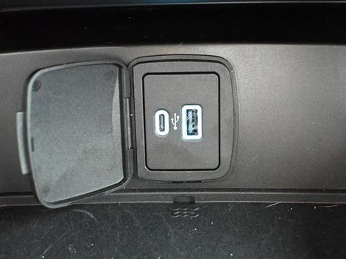 Used 2023 Ford Bronco Wildtrak image 30