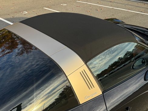 Used 2019 Porsche 911 image 23