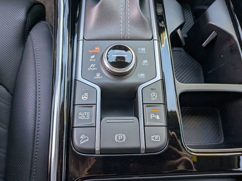 Certified 2026 Kia Sorento SX Prestige AWD/4WD image 31