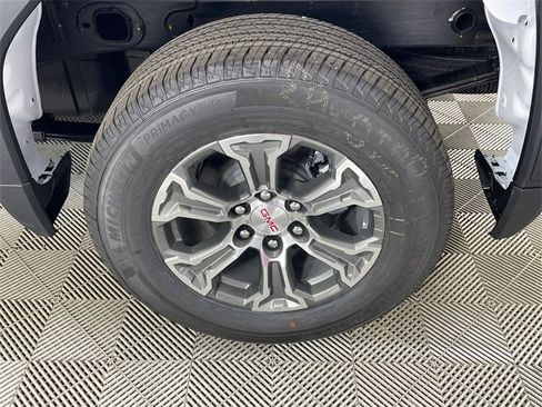 New 2026 GMC Sierra 1500 SLE image 16