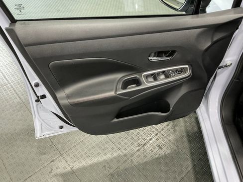 Used 2023 Nissan Versa SR w/ Trunk Package image 23