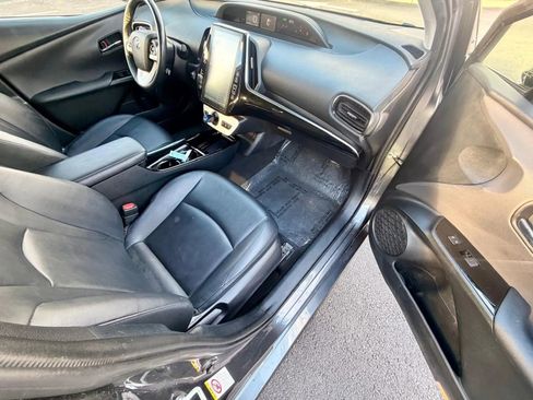 Used 2019 Toyota Prius Prime Plus image 9