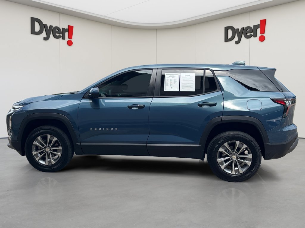 Used 2026 Chevrolet Equinox LT w/ Safety and Technology Package FWD image 2