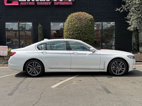 Used 2022 BMW 750i xDrive w/ Luxury Rear Seating Package image 21