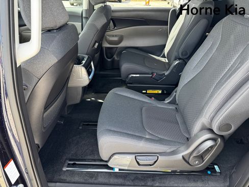 New 2026 Kia Carnival LX image 11