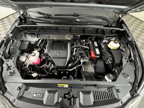 Used 2024 Toyota Highlander LE image 10