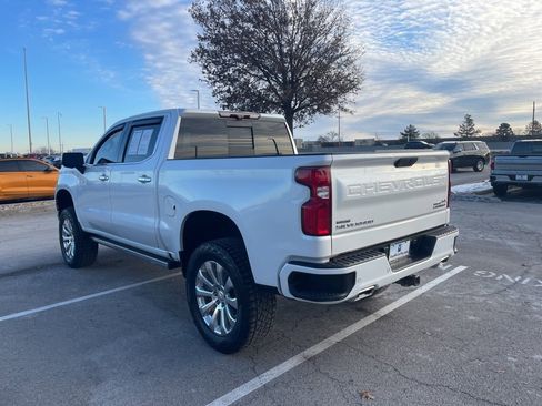 Used 2020 Chevrolet Silverado 1500 High Country w/ Technology Package image 5
