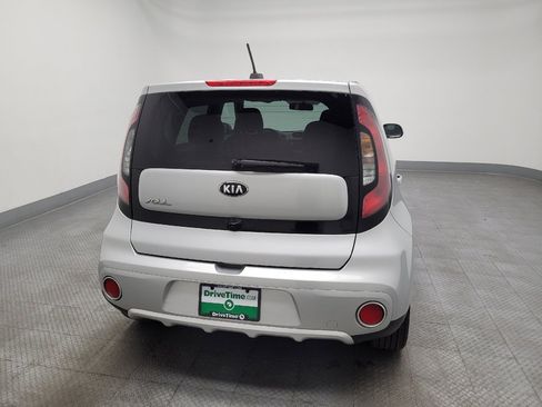 Used 2018 Kia Soul + image 7