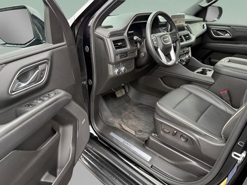 Used 2024 GMC Yukon XL SLT w/ SLT Premium Package AWD/4WD image 19