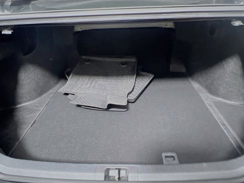 Used 2025 Toyota Camry LE w/ Convenience Package image 34